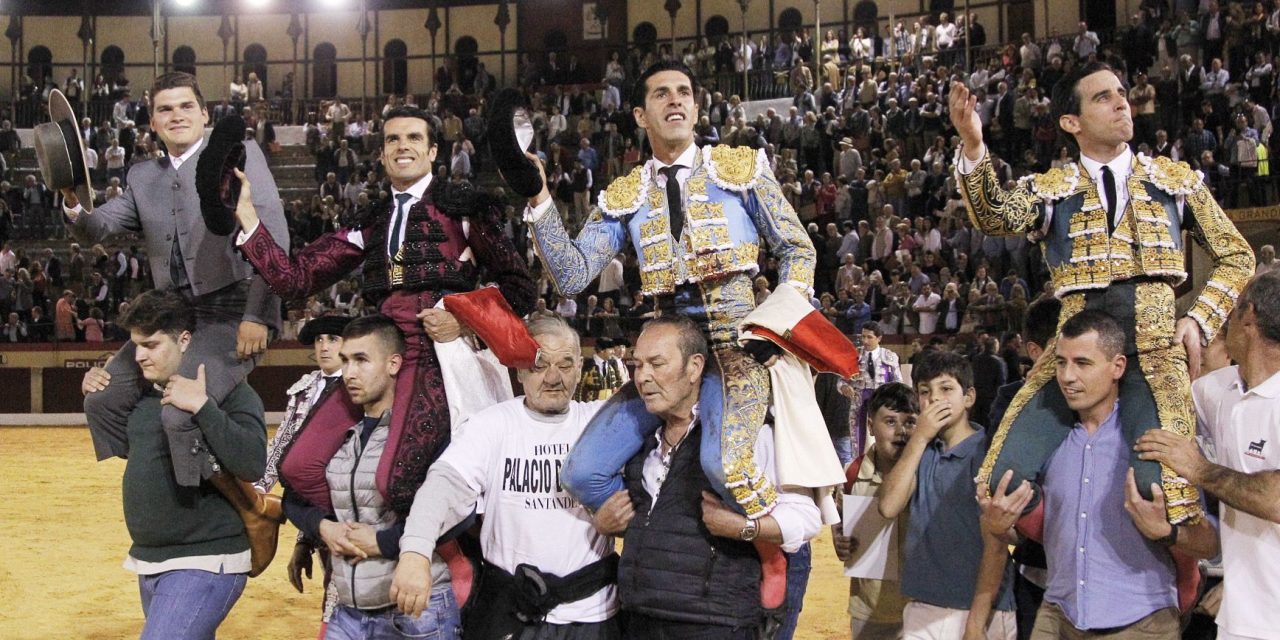 El torero cacereño Emilio de Justo consigue el indulto de un toro en la plaza de Almendralejo