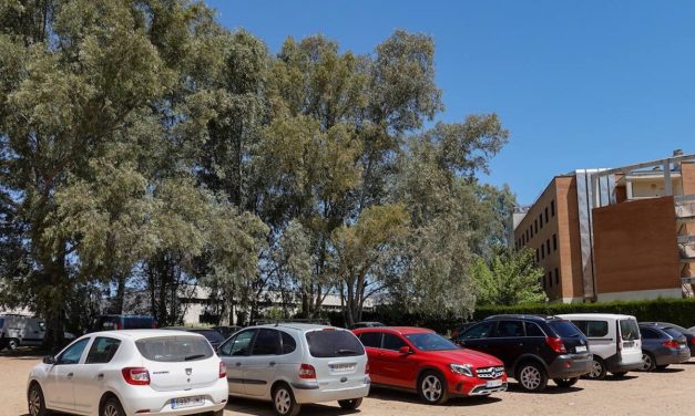 El Ayuntamiento de Badajoz transformará once terrenos de tierra en nuevos aparcamientos