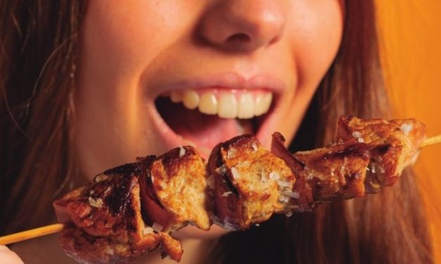 Casi la mitad de los españoles que consume carne lo hace por el placer que le aporta