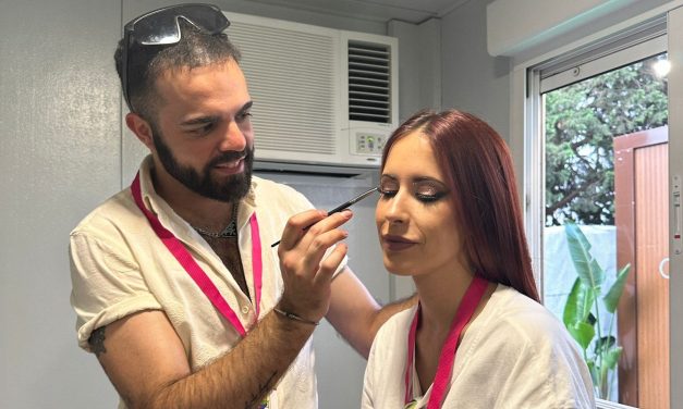 El estilista extremeño Christian Acedo marca tendencia maquillando a famosos e influencers