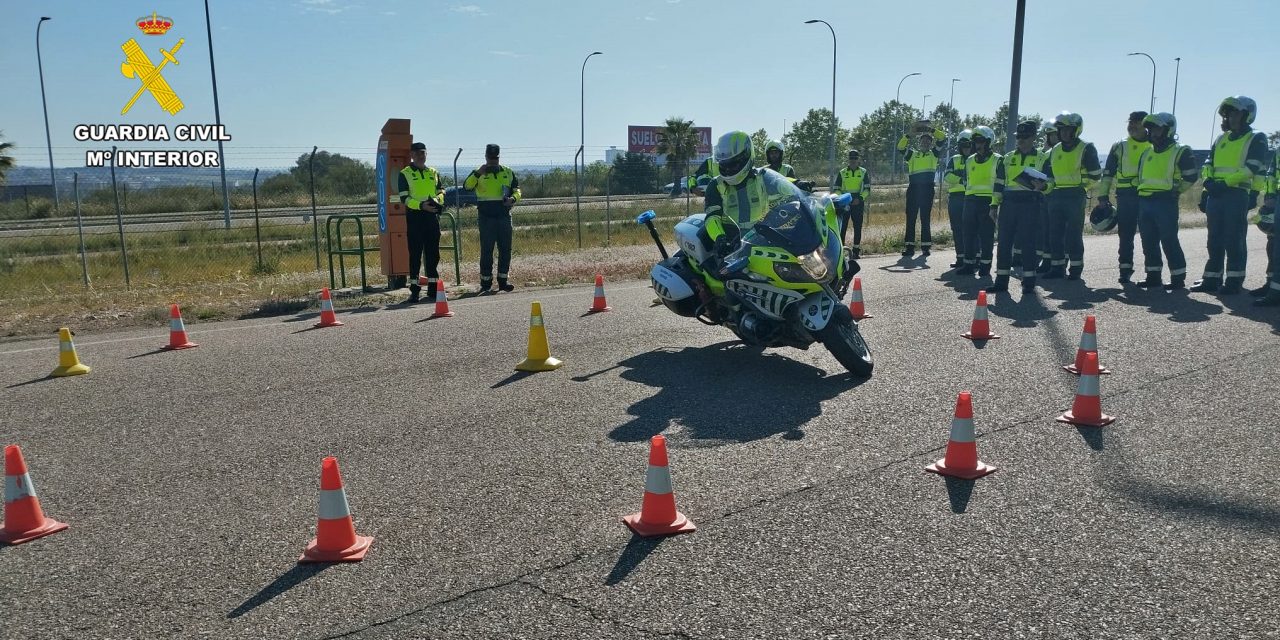 Dos guardias civiles extremeños podrán formar parte de la Unidad Móvil de Seguridad Vial en la Vuelta a España