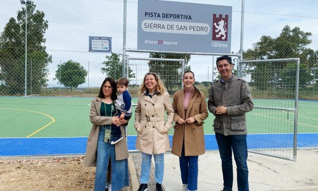 Cáceres invierte 114.300 euros en una pista polideportiva en el barrio Sierra de San Pedro