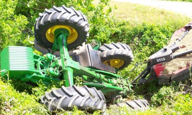 Un varón fallece tras volcar el tractor que conducía cerca de Monterrubio de la Serena