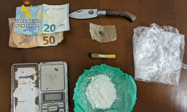Detenido un hombre de 35 años con 255 dosis de cocaína y una balanza de precisión